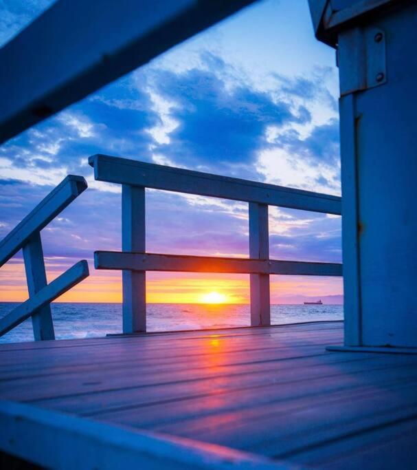 Brand New Ocean-View Beach Home Steps To The Sand! شاطئ مانهاتن المظهر الخارجي الصورة