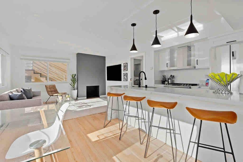 Brand New Ocean-View Beach Home Steps To The Sand! شاطئ مانهاتن المظهر الخارجي الصورة